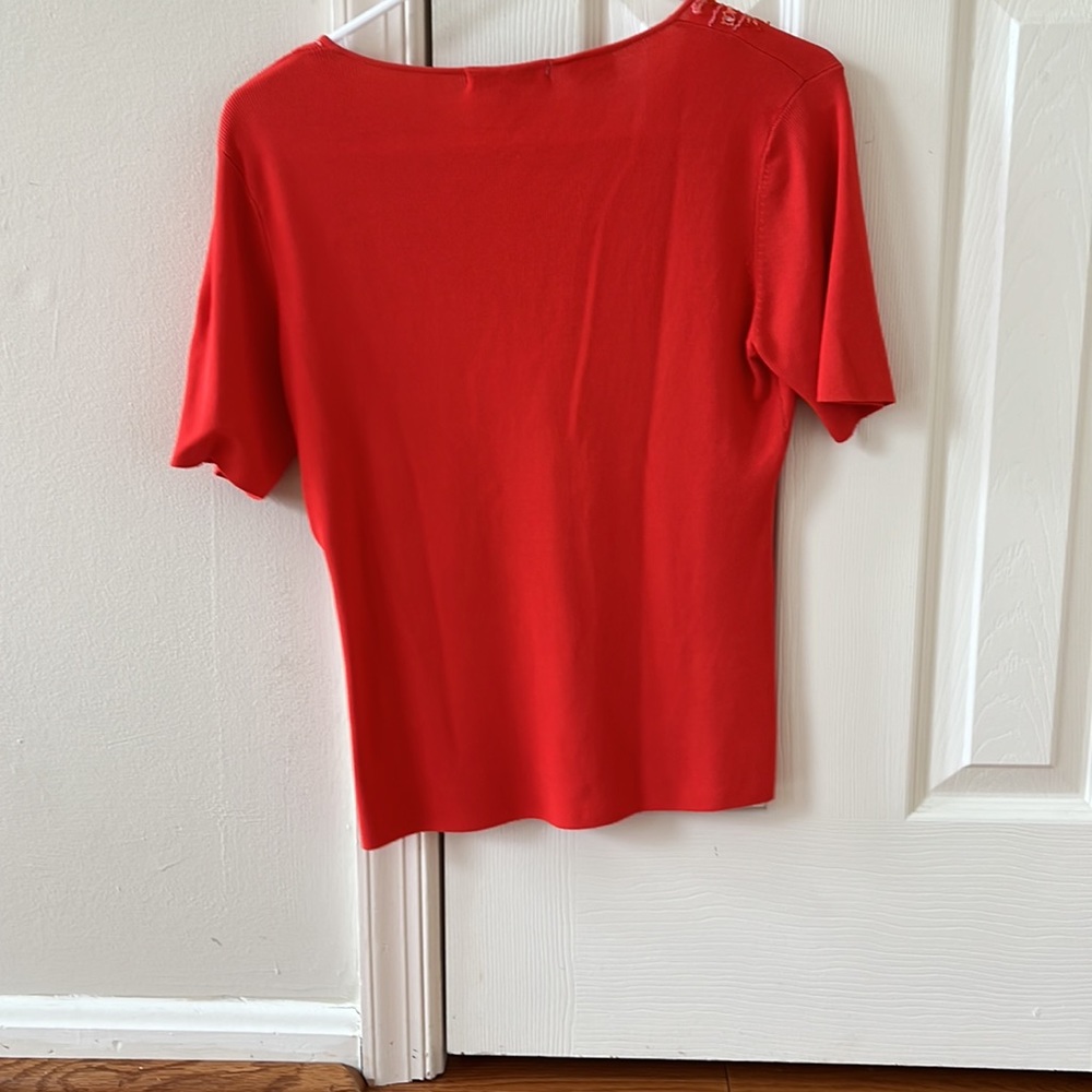 Red top - Picture 4 of 4